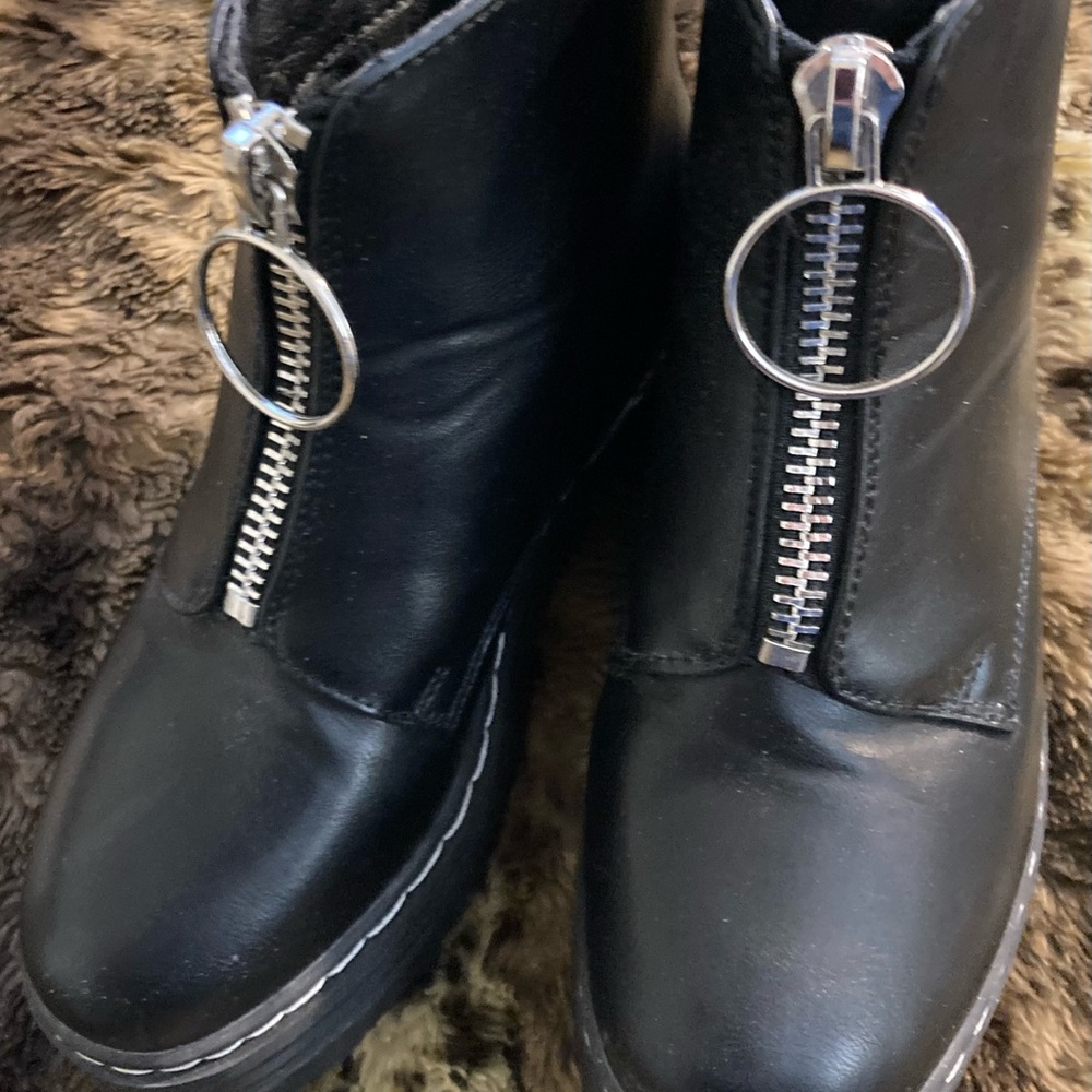 Size 6 Black Zip-Up Shoes Seven7 Brand Great Condition!